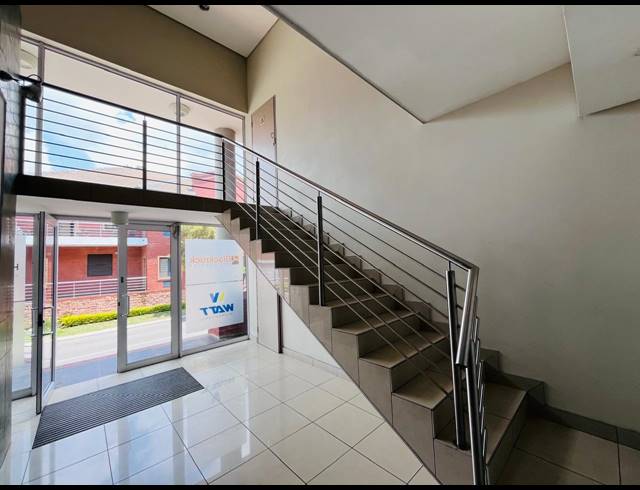 600M² OFFICE FOR SALE IN FOURWAYS
